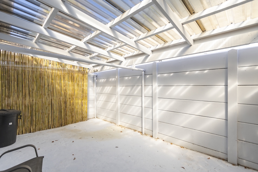 To Let 1 Bedroom Property for Rent in Longdown Western Cape